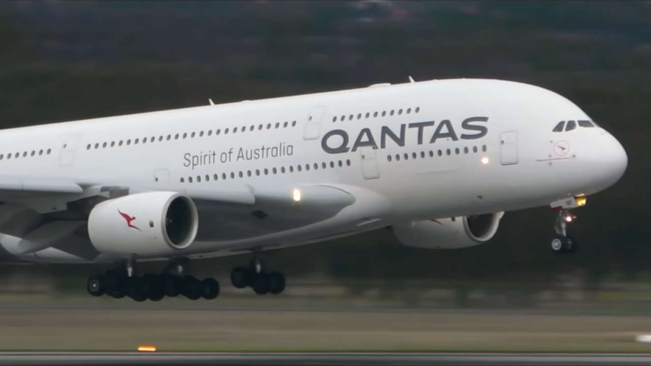 qantas take-off