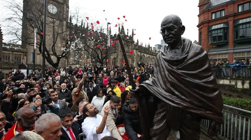 Manchester Mahatma Gandhi statue unveiled