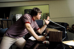 Brian Wilson, Pop Auteur and Leader of the Beach Boys, Dies at 82