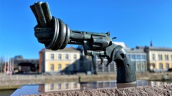Knotted Gun non-violence sculpture in Malmo, Sweden