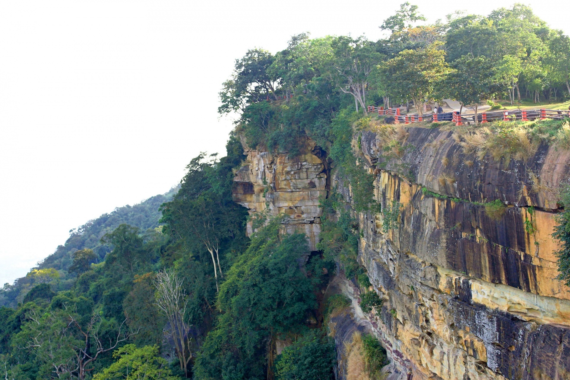 Pha Mor E Dang, Khao Phra Wi Han