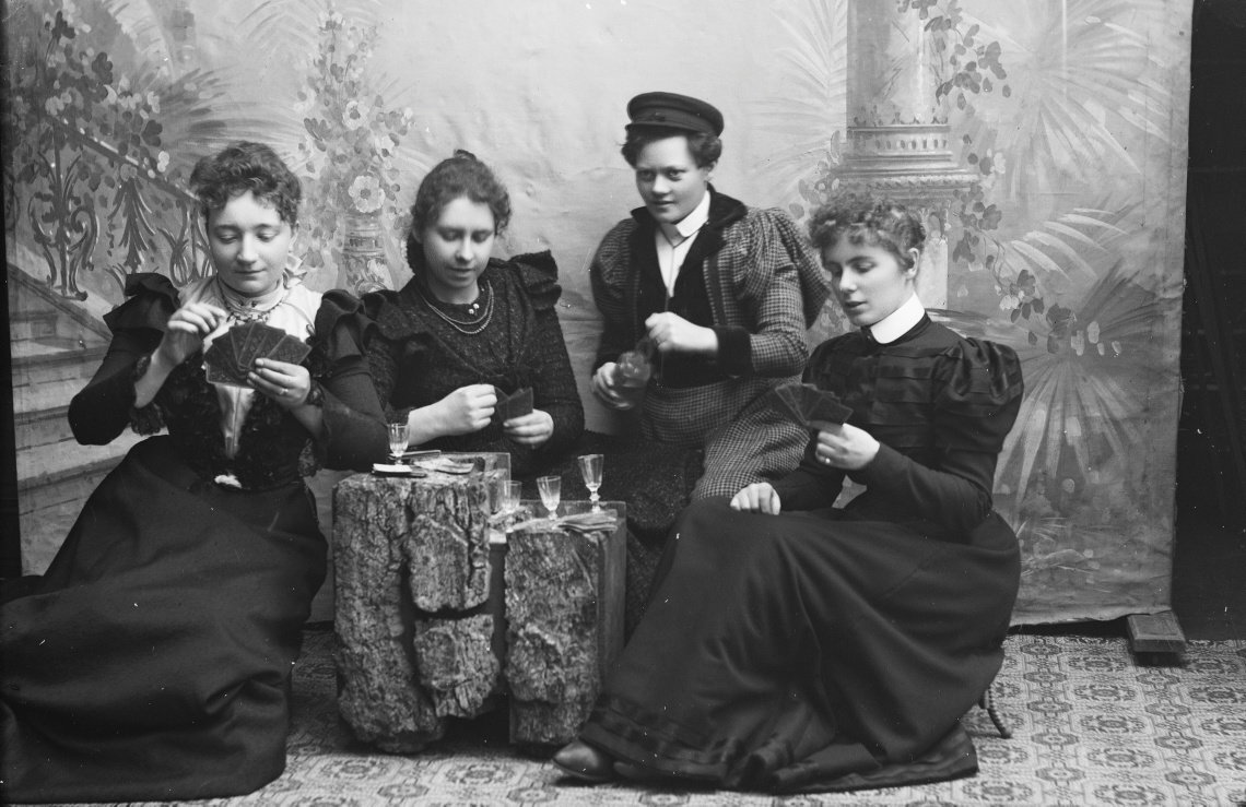 The teachers Ingeborg Berg, Julie Antonsen and Trine Ulriksen with Marie Høeg