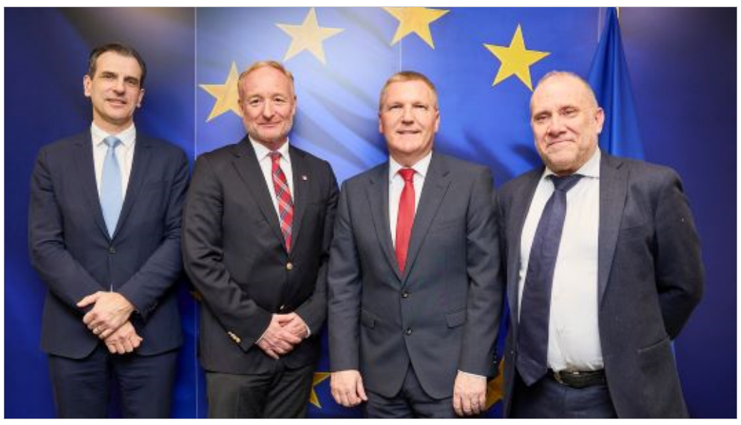 António Campinos, EU Commissioner Michael McGrath and EPO Brussels Liaison Officer Patrice Pellegrino