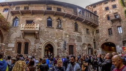 Juliet Capulet brick balcony in Verona