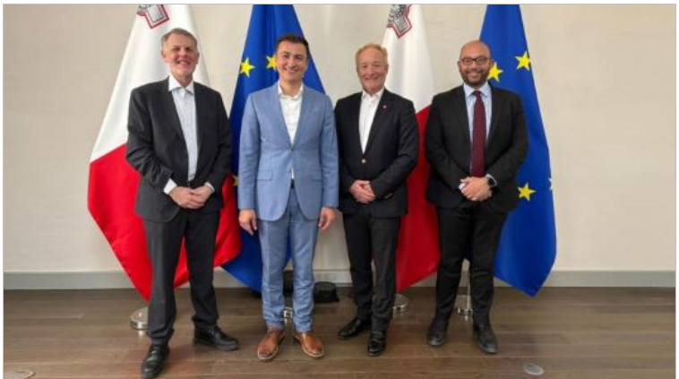Campinos with the Maltese Minister for Economy Silvio Schembri