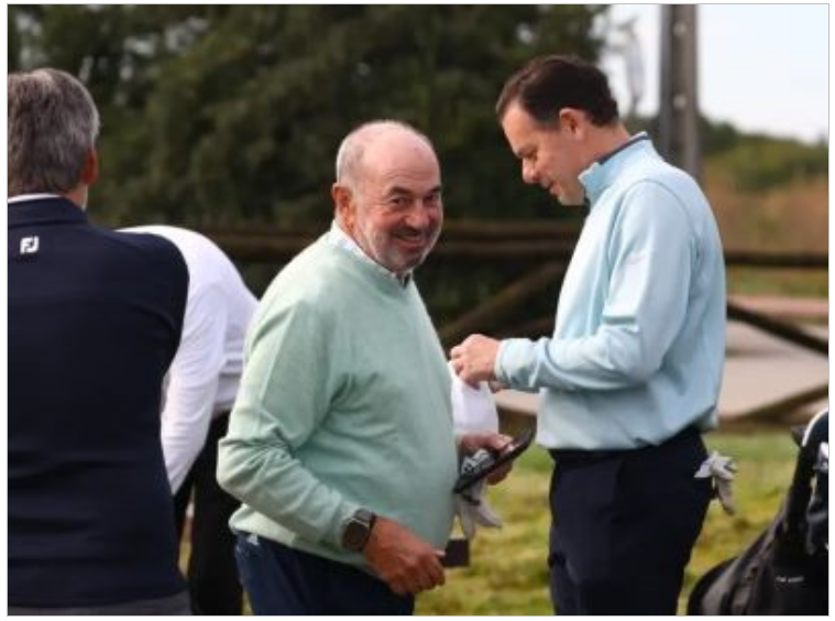 Luís Montenegro (right) playing golf with Solverde Group Chairman, Manuel Violas (left)