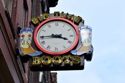 Big Time Boots neon sign at Nashville, Tennessee