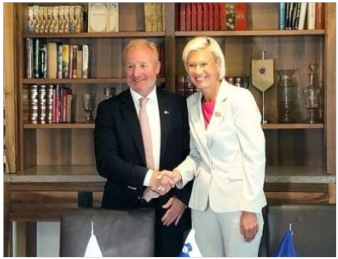 Campinos grabs a photo-op with Slovenian IPO director Karin Žvokelj in Ljubljana in September 2023.