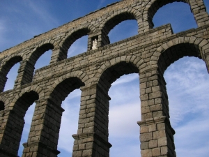 An aqueduct