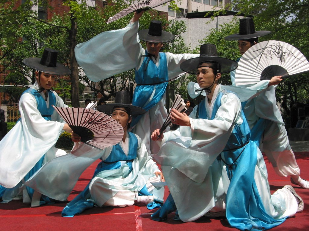 Korean dancers