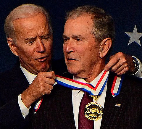 Biden and Bush medal
