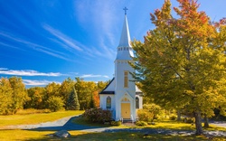 St. Matthews Chapel in New Hampshire in Autumn