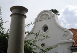 Zuid afrikaans hospital, gable and pillar
