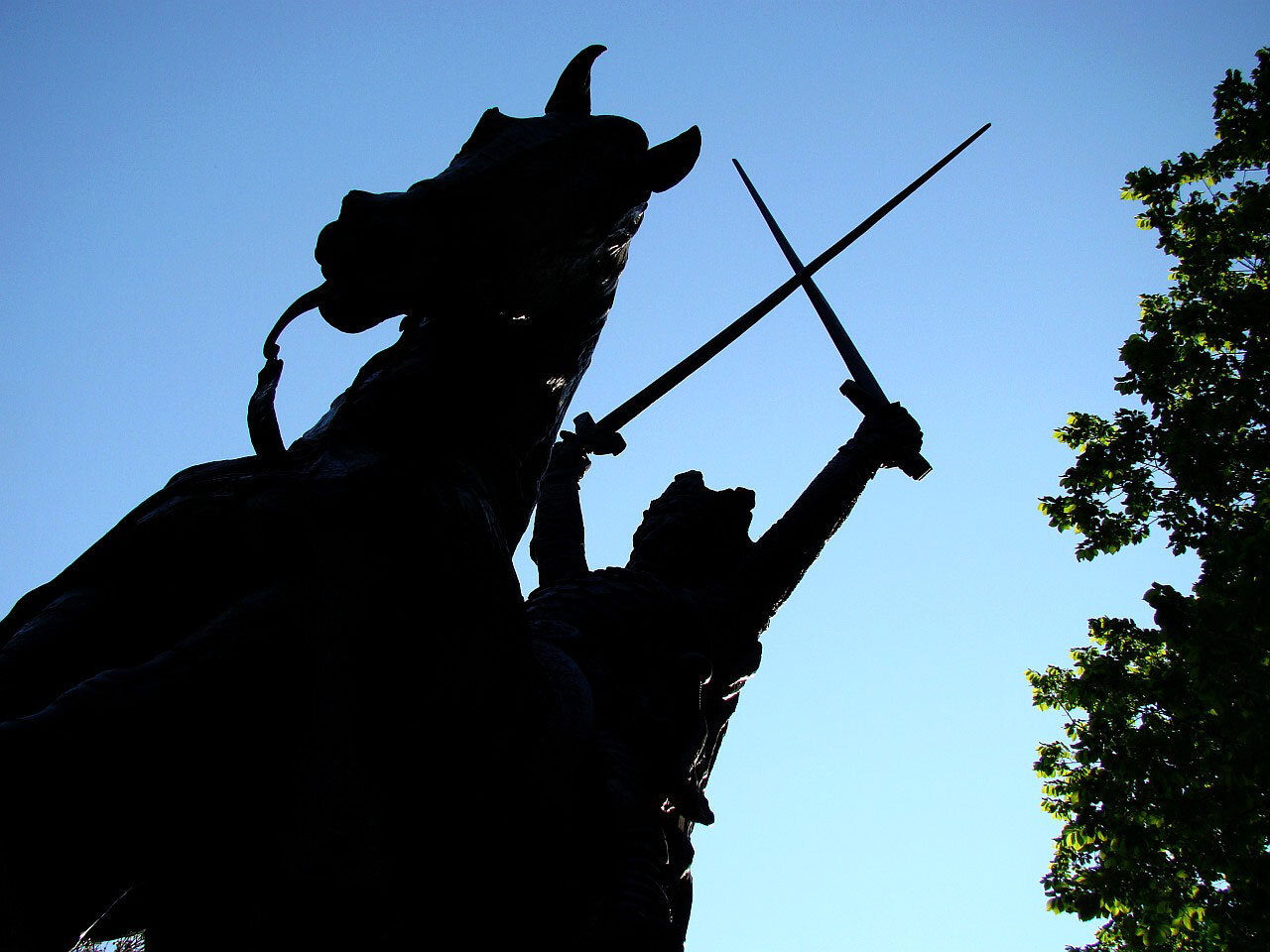 King Wladyslaw Jagiello: statue in central park against morning sky