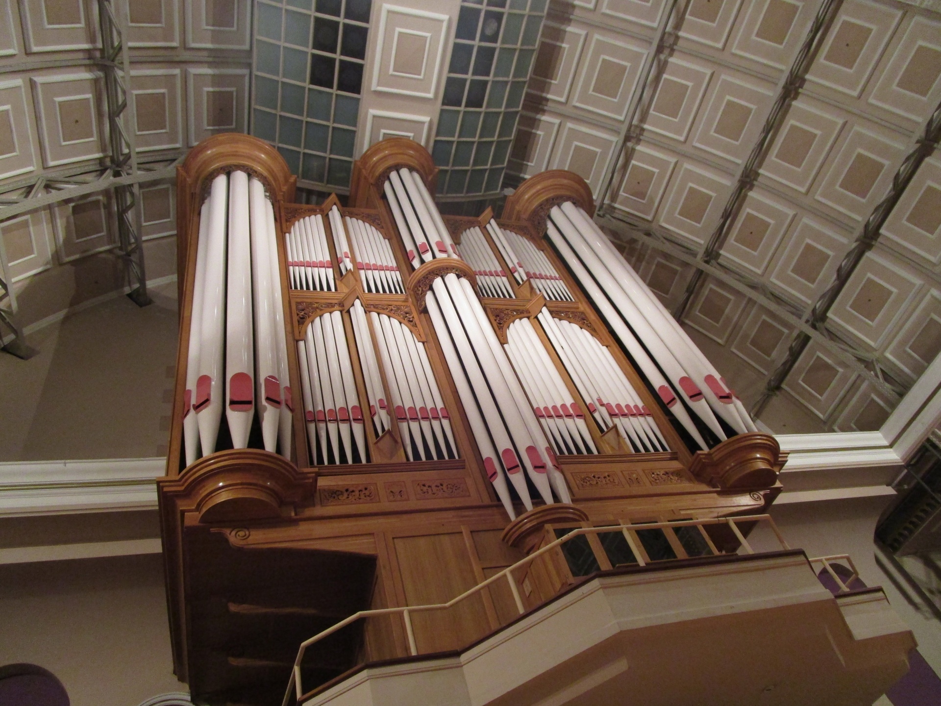 A photo taken of a pipe organ in the Veremark Hall in Port Elizabeth from below.
