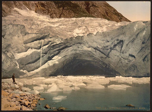 [Grotto in Suphellebrae, Sognefjord, Norway]
