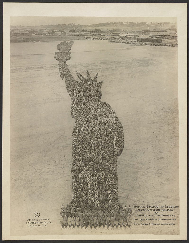 Human Statue of Liberty; 18,000 officers and men at Camp Dodge, Des Moines, Iowa