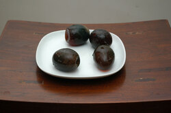 4 thousand-year eggs ready for consumption